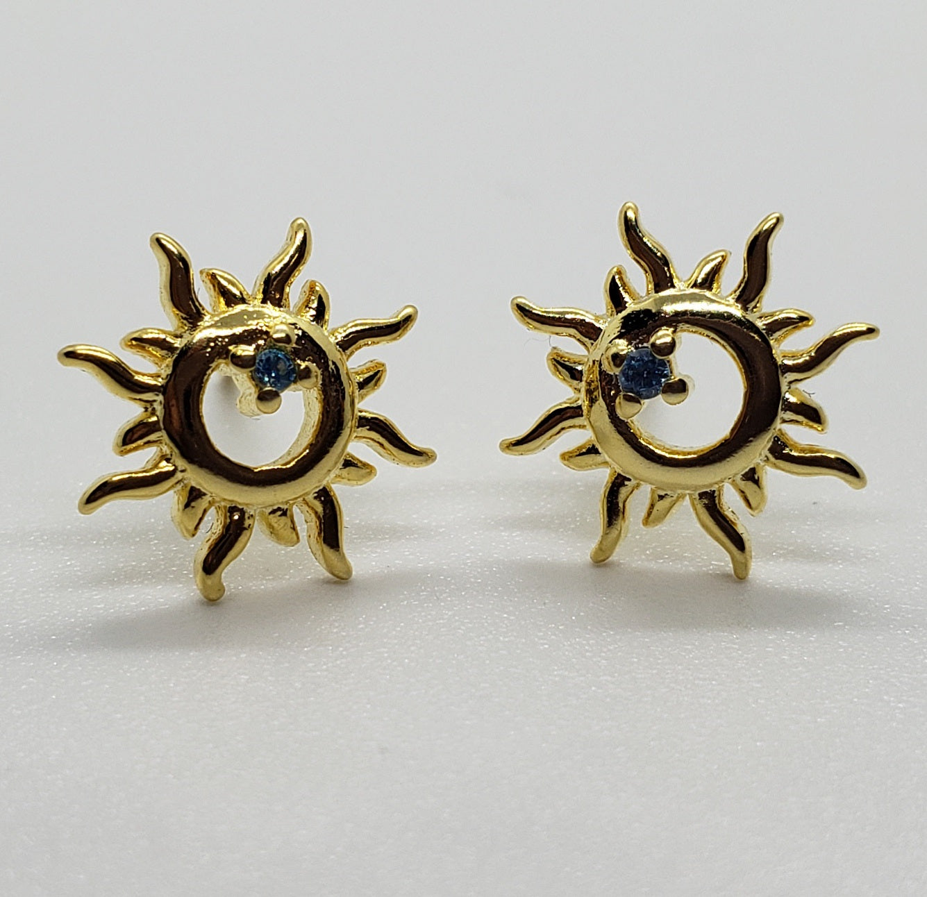 blue-gemstone-crystal-stud-earrings